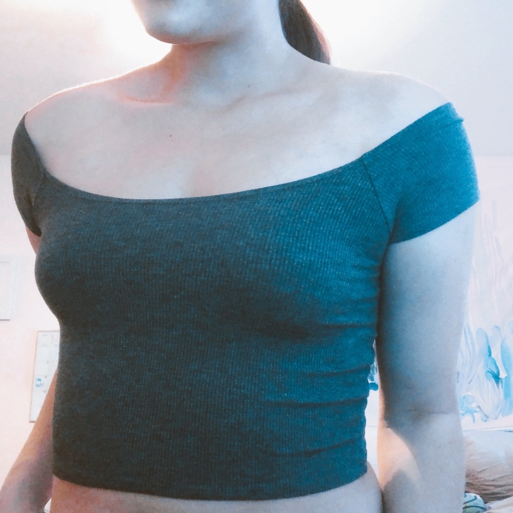 Gray ribbed crop top